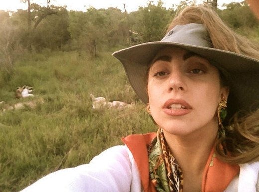 [xlady-gaga-on-safari.jpg.pagespeed.ic.bQiUoVQWXM%255B7%255D.jpg]