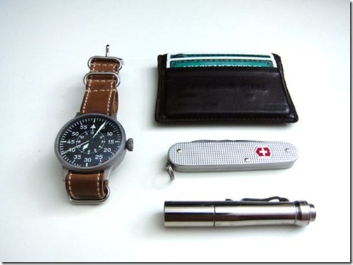 what_men_carry_in_their_pockets_640_28