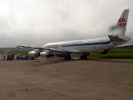 Un cargo à l'aéroport de Luano à Lubumbahi. patpozaire.free.fr