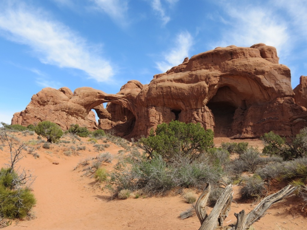 [moab_arches_dbl_arch_wideview3.jpg]