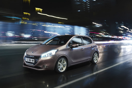 Peugeot-208-02.jpg