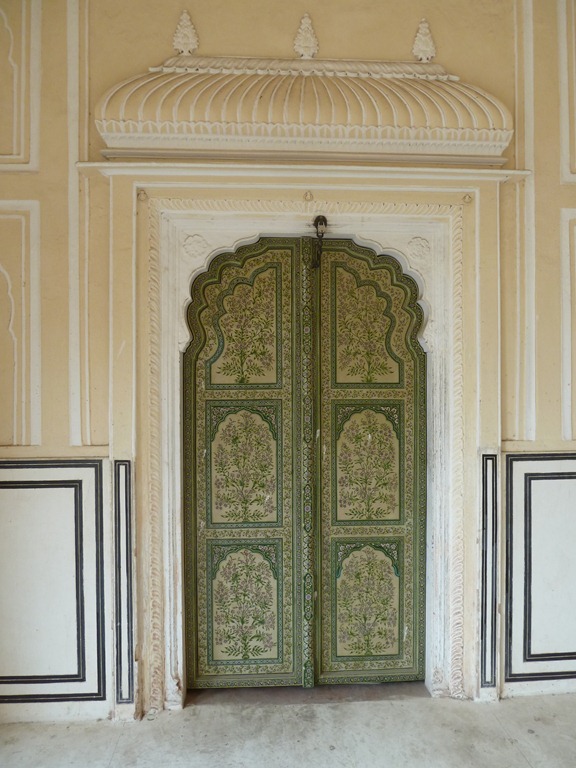 [India-Jaipur-Palace-of-the-Winds.-27%255B2%255D.jpg]