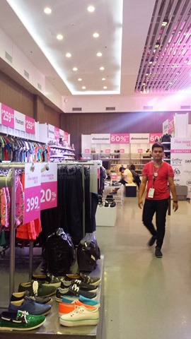 Bench Pink Ribbon Sale 04