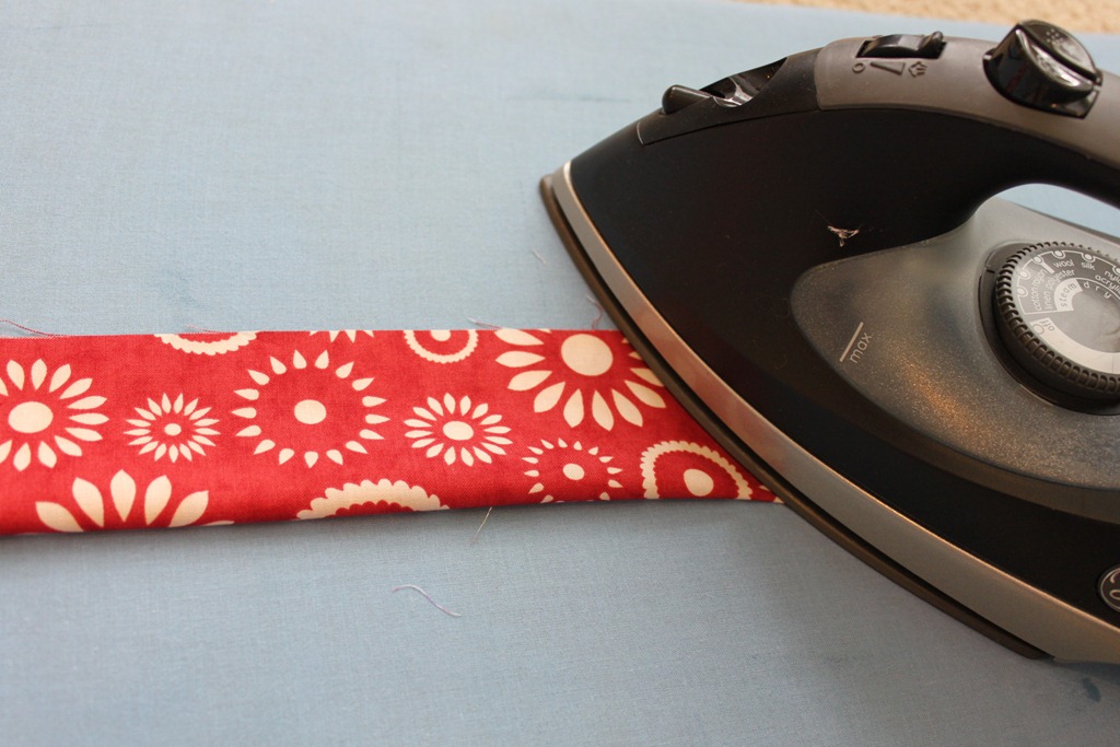 [ruffle%2520pillow%2520%25285%2529%255B4%255D.jpg]