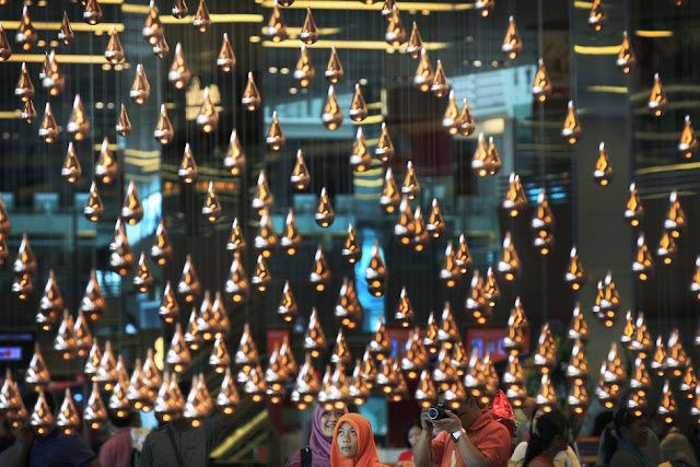 kinetic-rain-05-terapixel.jpg