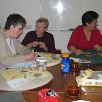 An, Leida en Milly tijdens een kantkringmiddag jan.2005.jpg