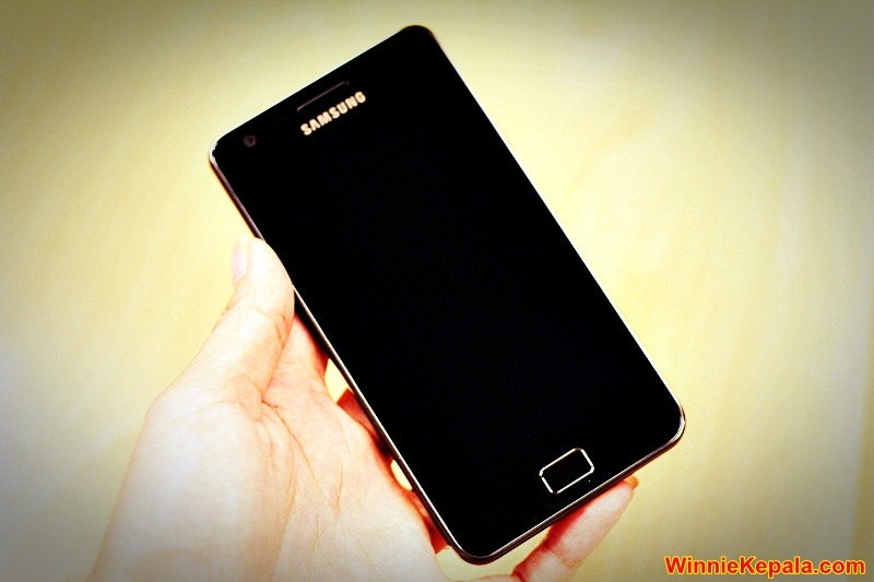 [2011-06-Samsung-Galaxy-S2-Review-015.jpg]