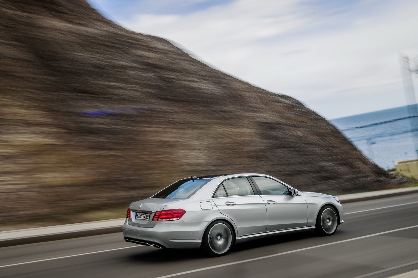 Mercedes-Benz-E-Class-FL-26[2].jpg