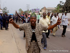  – Les partisans de l’opposition marchent sur une des avenues principale de Kinshasa le 1/9/2011, pour la révision du fichier électoral. Radio Okapi/ Ph. John Bompengo