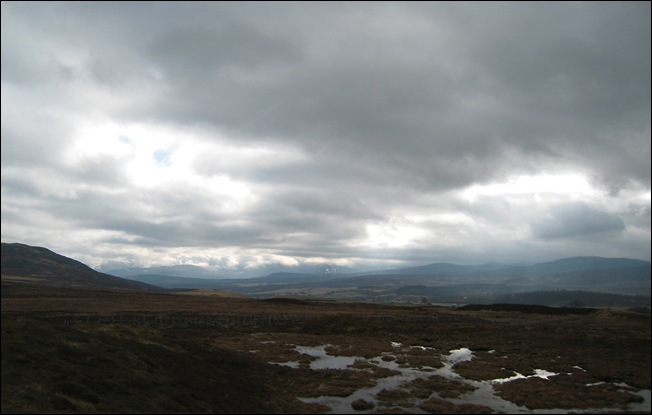 THE CAIRNGORMS, CLIMBING OUT OF NEWTONMORE