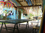 Surf House El Zonte - area ping pong e video