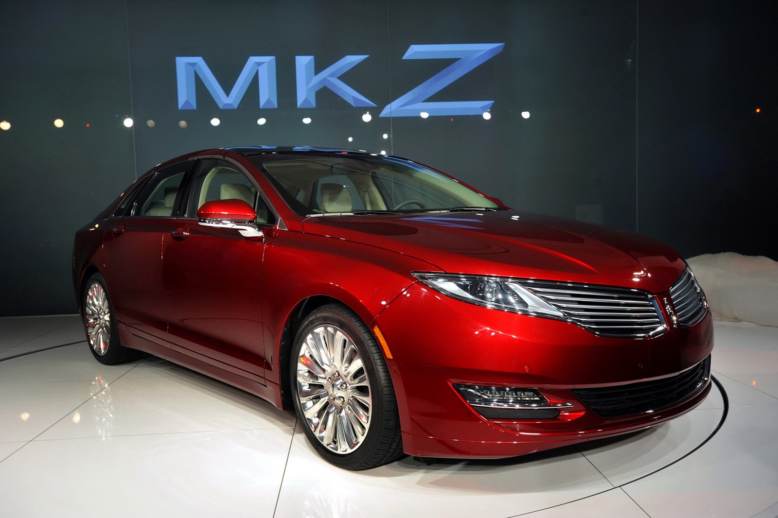 [2013-Lincoln-MKZ-Sedan-9%255B2%255D.jpg]