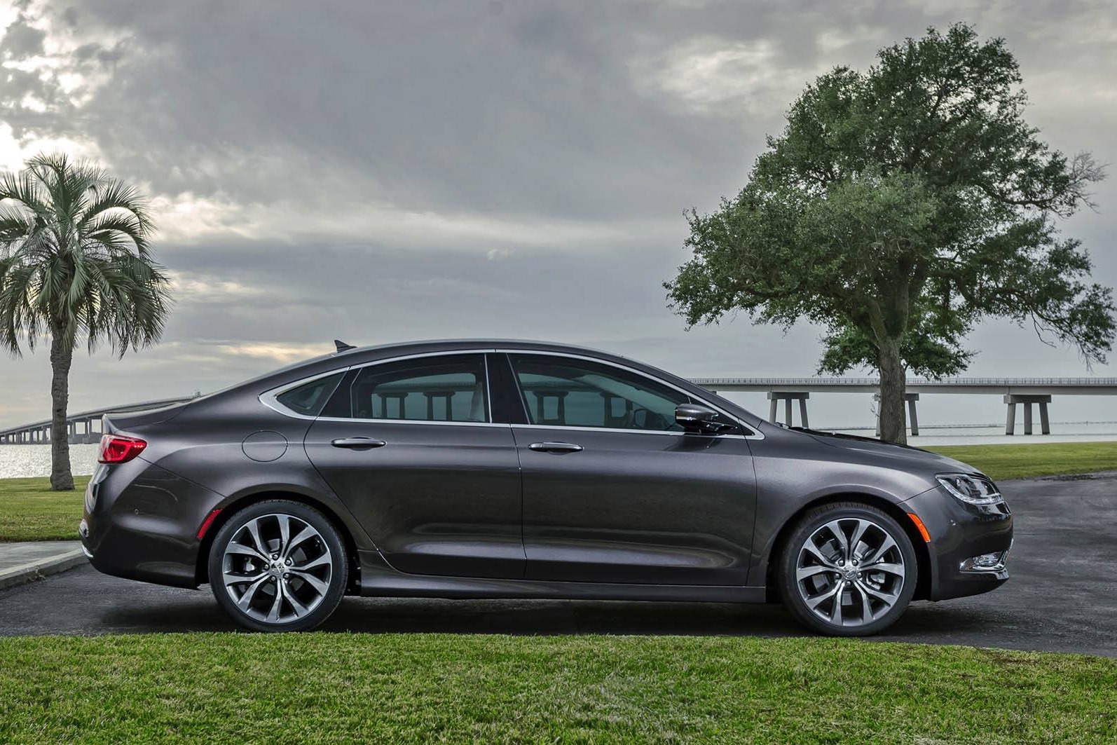 [Chrysler-200-2014-3%255B3%255D%255B3%255D.jpg]