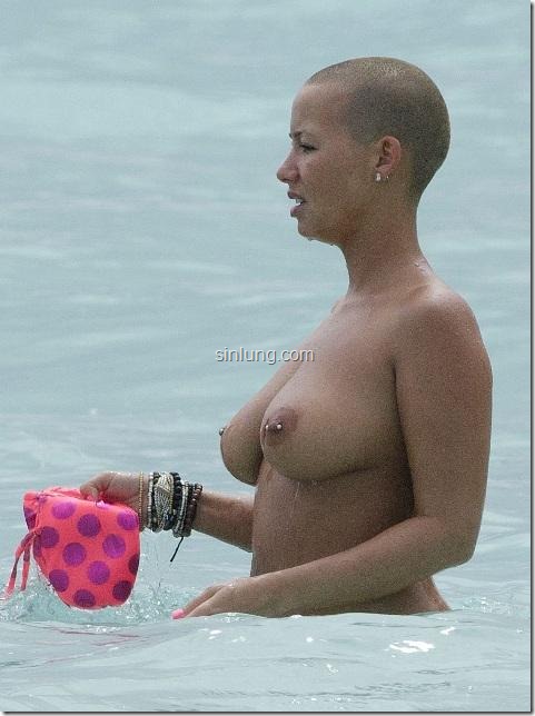 Amber Rose Topless 01