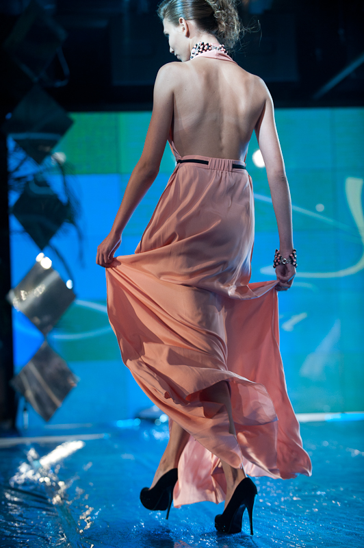Julia AYSINA, HOLIDAY FASHION WEEK 2011 Фото Сергея Черникова