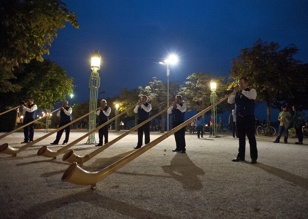 [alphorn%255B3%255D.jpg]