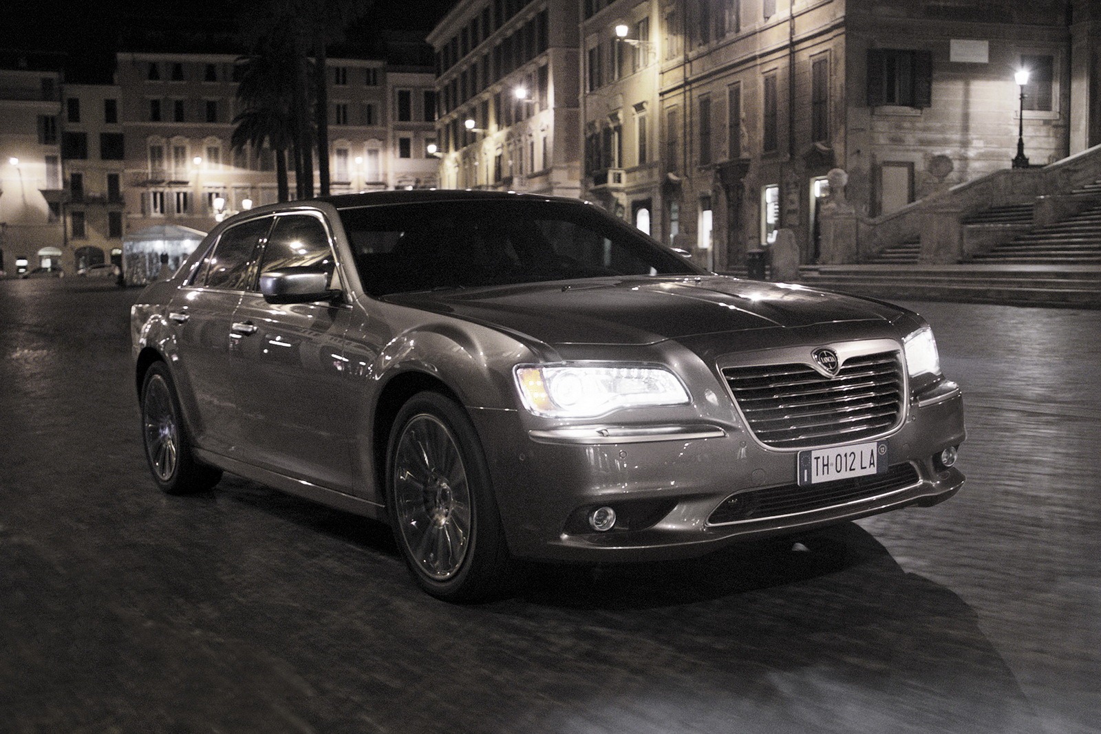 [Lancia-Thema%255B4%255D.jpg]