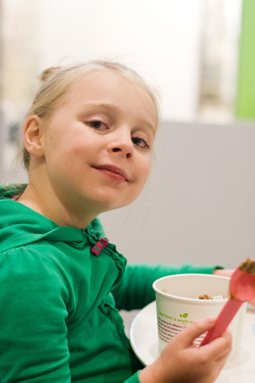[12.3.12-yogurtland-sophie8.jpg]