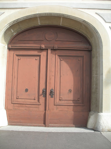 The rusty coral color of this door reminds me of vintage photos. (Vienna)