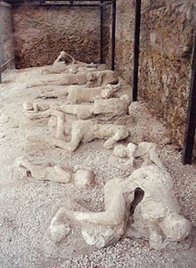 408px-Pompeii_Garden_of_the_Fugitives_02
