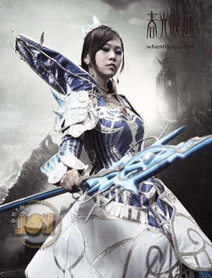 Lineage 2: Beatuful Girls Cosplaying Lineage II