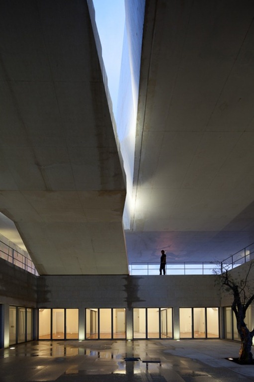 [palacio%2520de%2520justica%2520de%2520gouveia%25206%255B3%255D.jpg]