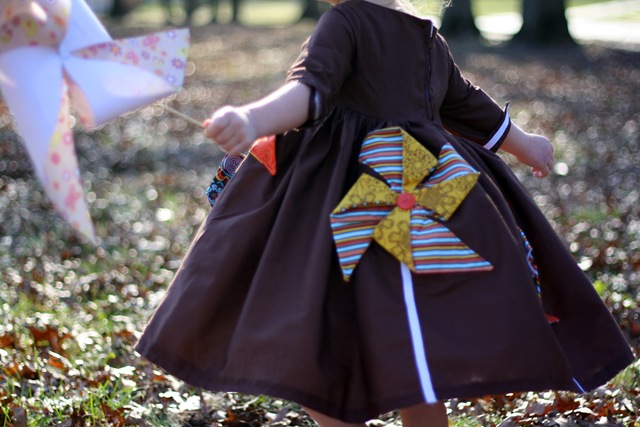 [pinwheel%2520dress_8013%255B2%255D.jpg]
