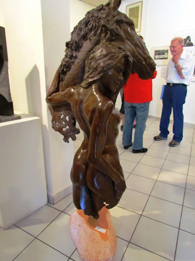 Ya stoyu, a oni govoryat.JPG