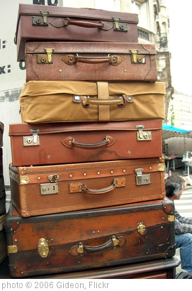 'Suitcases' photo (c) 2006, Gideon - license: http://creativecommons.org/licenses/by/2.0/
