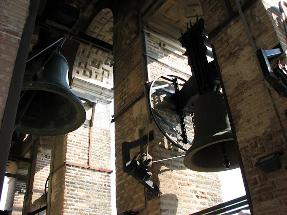Mechanical (and deafening) bells