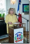 4- La embajadora Rosa Hernádez de Grullón pronuncia las palabras de bienvenida