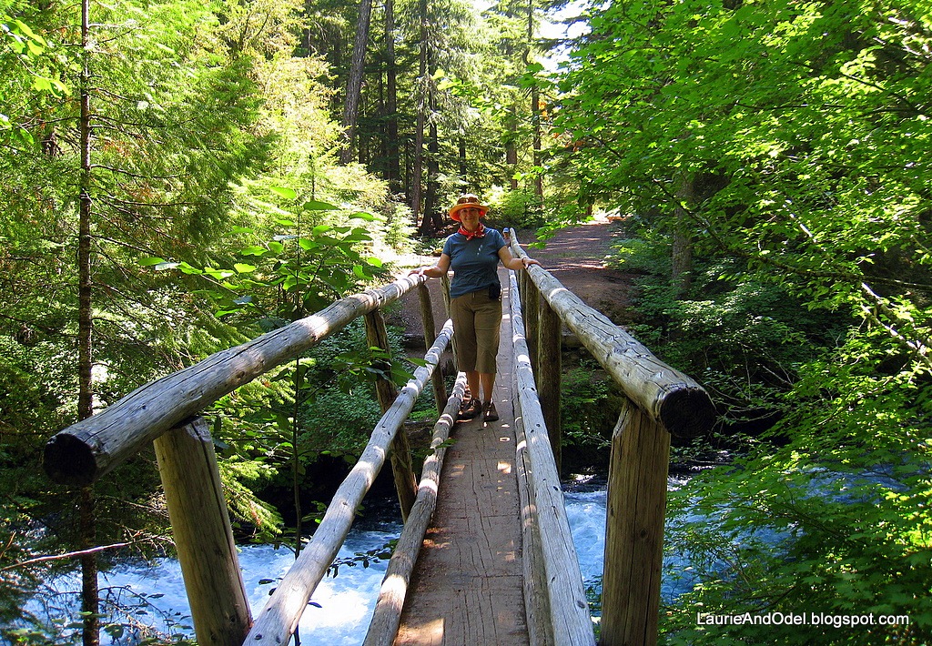 [Laurie%2520on%2520Bridge%255B8%255D.jpg]