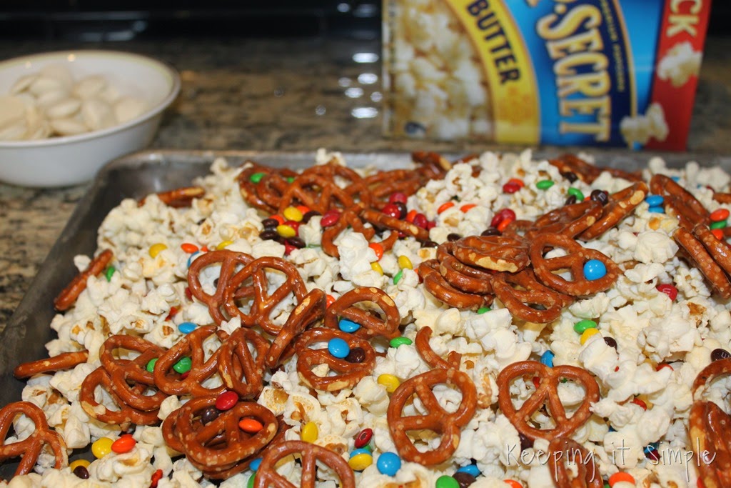 [sweet%2520and%2520salty%2520white%2520chocolate%2520popcorn%2520%252810%2529%255B3%255D.jpg]