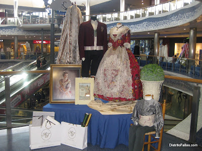 Exposició indumentària Saler_20120221_027.JPG