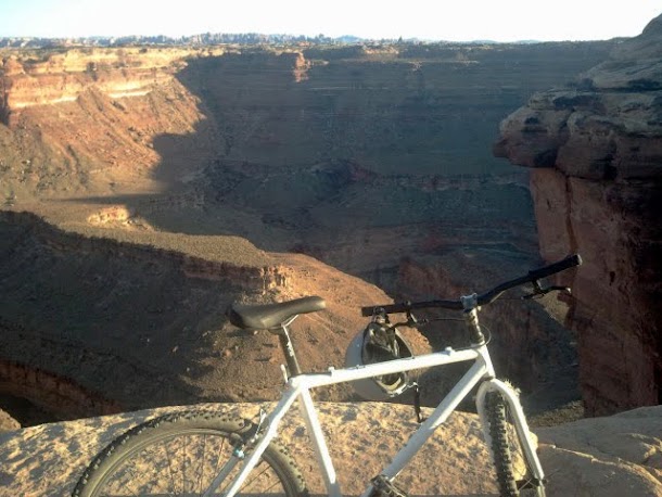 Mountain Biking to Colorado River Overlook in Canyonlands National Park - Needles Section.41_edited.JPG