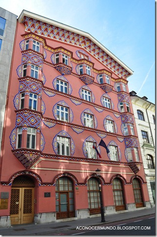 023-Liubliana-Calle MiKlosiceva. Edificio del Banco Cooperativo-DSC_0759