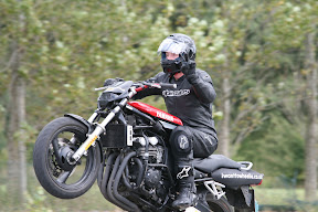 Steve Ince... 1 handed wheelie...
