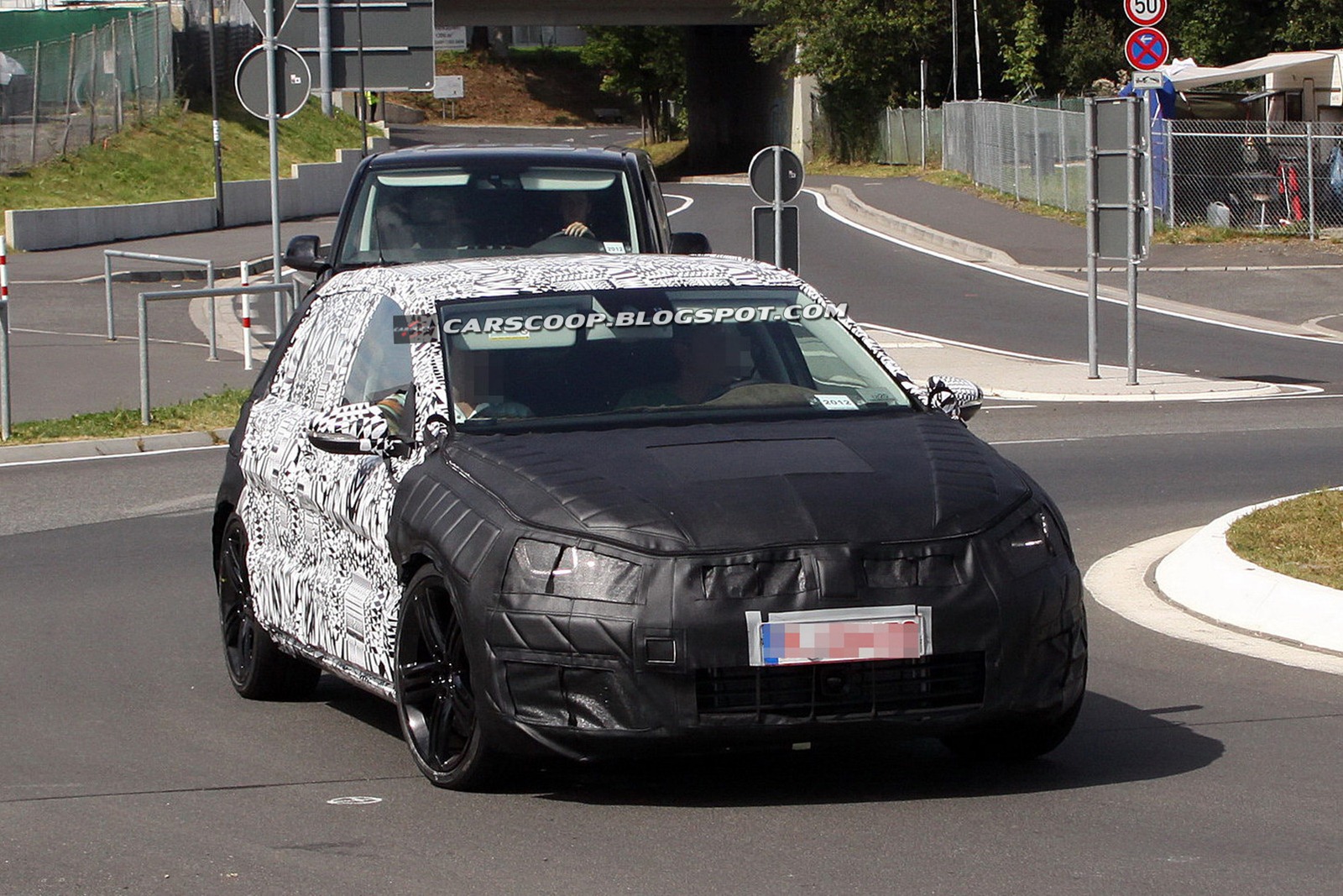 [2013-VW-Golf-R-2%255B3%255D.jpg]