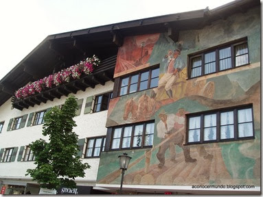 Garmisch Partenkirchen. Fachadas y balcones pintados - P9060318