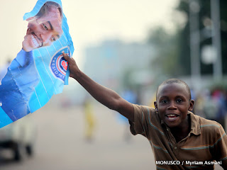 Boulevard du 30 juin à Kinshasa, les premières réactions après l’annonce provisoire des résultats de l’élection  présidentielle en RDC, le 09/12/ 2011. MONUSCO / Myriam Asmani