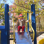 Spielplatz- Simona kurz vor dem Rutschen.JPG