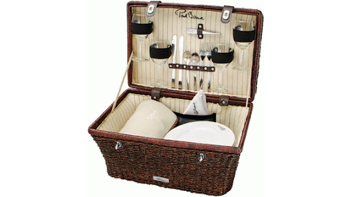 Picnics can be anything from casual to luxurious. This basket suits a more grown-up occasion. (ellenell.com) Picnics can be anything from casual to luxurious. This basket suits a more grown-up occasion. (ellenell.com)