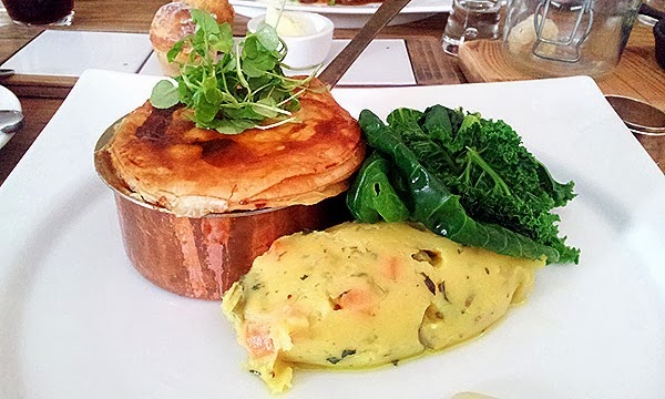 Pork and bacon pie Pork and bacon pie