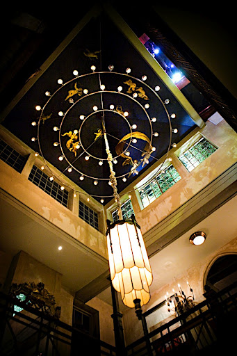 The ceiling of 632 on Hudson boasts an amazing chandelier. The ceiling of 632 on Hudson boasts an amazing chandelier.