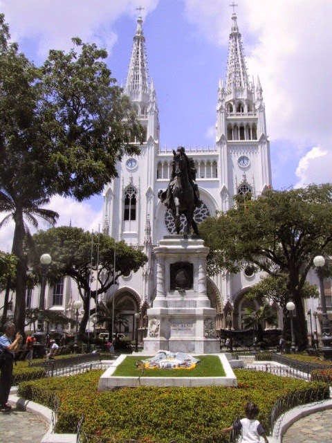 [SA-EC2003-01-GuayaquilCathedral-6404.jpg]