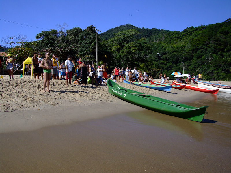 Fotos de Regata de canoas. Foto numero 3798375163. Fotografia da Pousada Pe na Areia, que fica em Boicucanga, próximo a Maresias, Litoral Norte de Sao Paulo (SP).