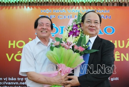 HoiThaoHoangQuangThuanVoiNonThiengYenTu_HuuThinhTangHoaHoangQuangThuan HoiThaoHoangQuangThuanVoiNonThiengYenTu_HuuThinhTangHoaHoangQuangThuan