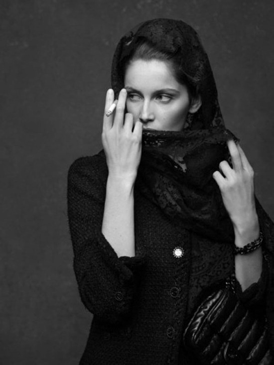 the-little-black-jacket-chanel-karl-lagerfeld-carine-roitfeld-laetitia-casta