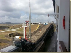 20140307_approaching Pedro Miguel Locks (Small)
