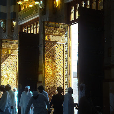 the-holy-prophets-mosque-in-madinah-4.jpg